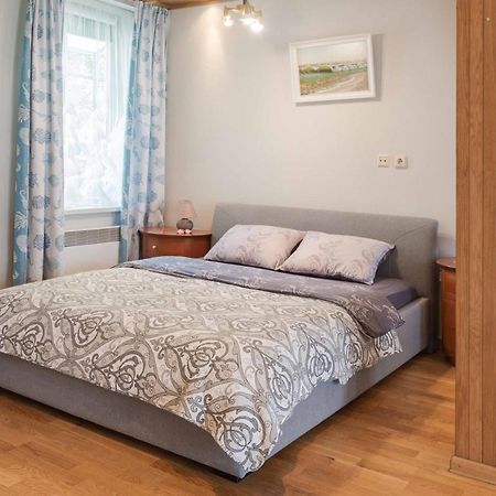 Cozy One Room Apartment With Yard Juodkrantė Kültér fotó