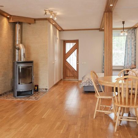 Cozy One Room Apartment With Yard Juodkrantė Kültér fotó